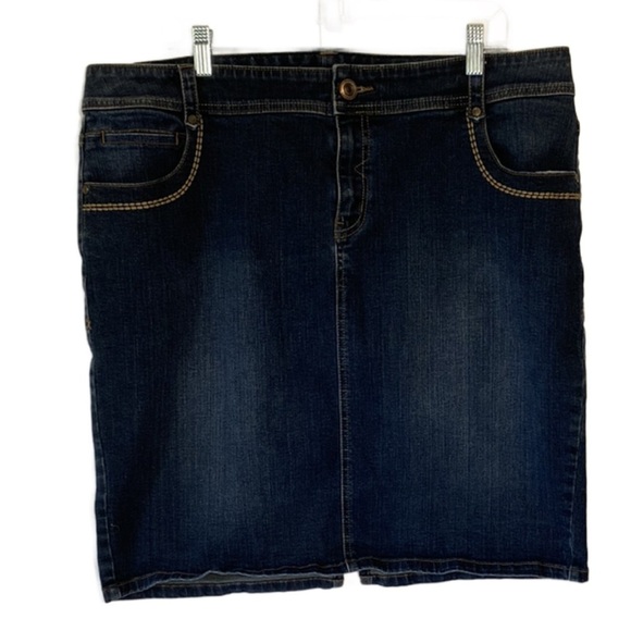 Lane Bryant 5 Pocket Denim Knee Length Skirt Women’s Size 18 - Picture 1 of 4